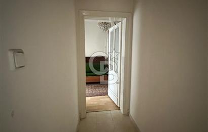 Sultanahmet Küçük Ayasofya Caddesinde 1+1 Satılık Köşe Daire 