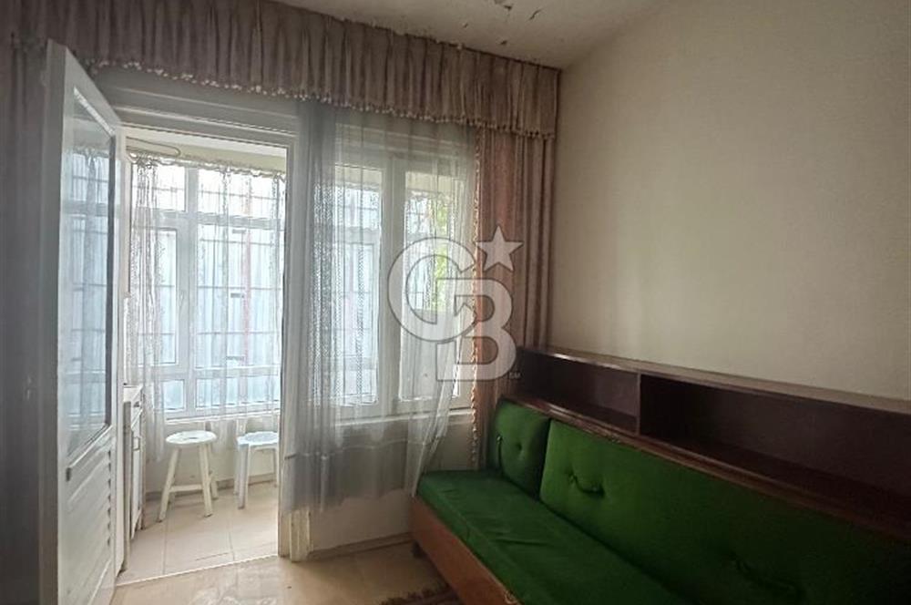 Sultanahmet Küçük Ayasofya Caddesinde 1+1 Satılık Köşe Daire 