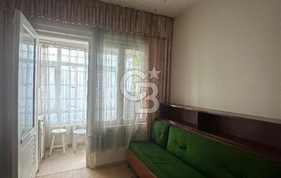 Sultanahmet Küçük Ayasofya Caddesinde 1+1 Satılık Köşe Daire 