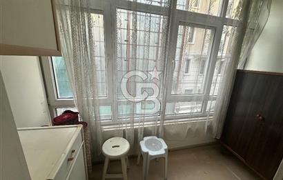 Sultanahmet Küçük Ayasofya Caddesinde 1+1 Satılık Köşe Daire 