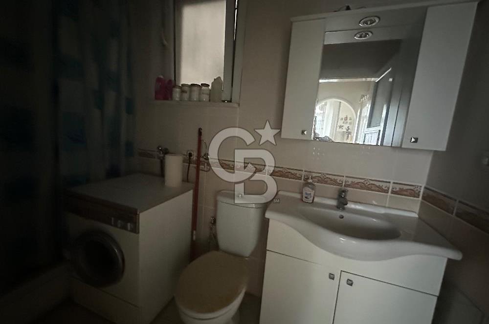 Sultanahmet Küçük Ayasofya Caddesinde 1+1 Satılık Köşe Daire 