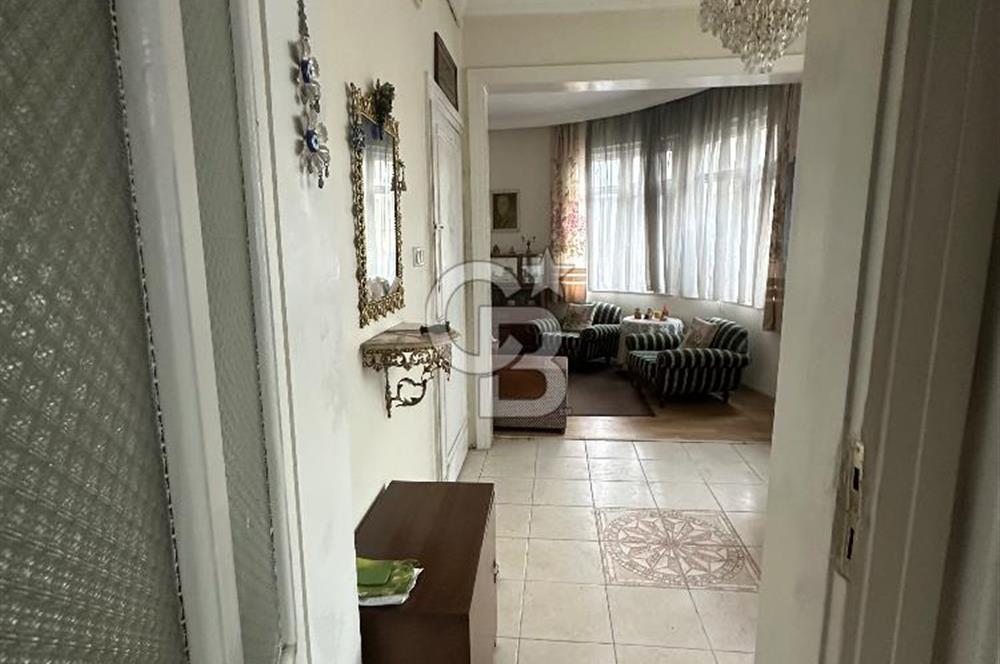 Sultanahmet Küçük Ayasofya Caddesinde 1+1 Satılık Köşe Daire 