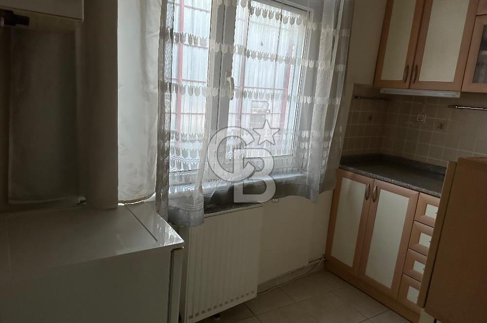 Sultanahmet Küçük Ayasofya Caddesinde 1+1 Satılık Köşe Daire 