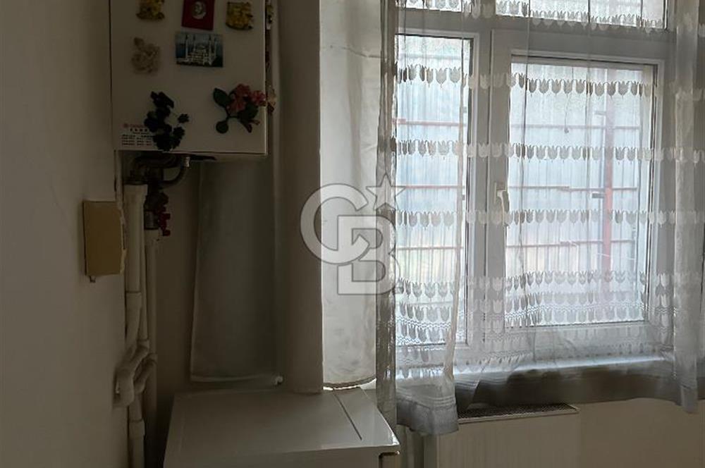 Sultanahmet Küçük Ayasofya Caddesinde 1+1 Satılık Köşe Daire 