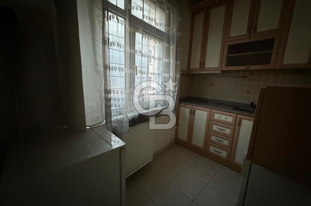 Sultanahmet Küçük Ayasofya Caddesinde 1+1 Satılık Köşe Daire 