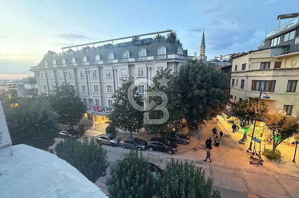 Sultanahmet Küçük Ayasofya Caddesinde 1+1 Satılık Köşe Daire 