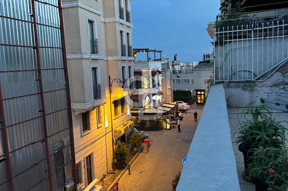 Sultanahmet Küçük Ayasofya Caddesinde 1+1 Satılık Köşe Daire 