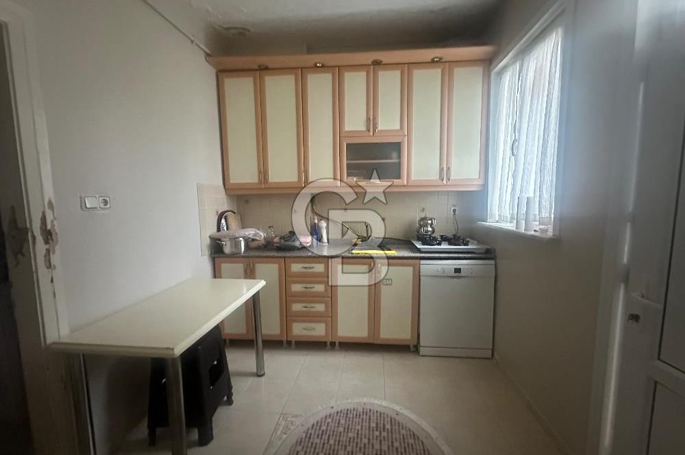 Sultanahmet Küçük Ayasofya Caddesinde 3+1 Satılık D