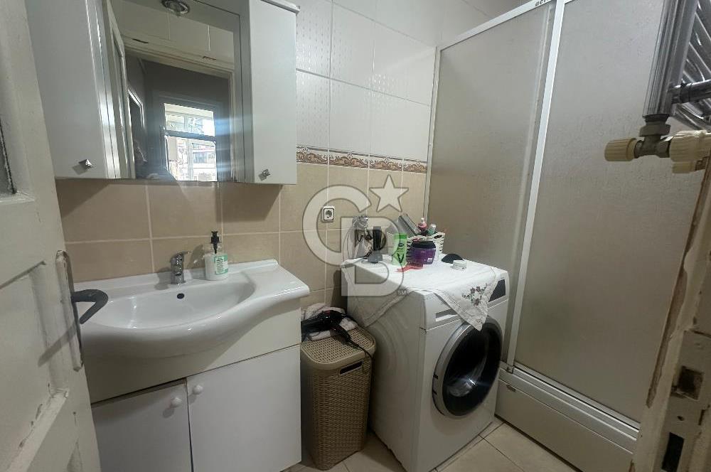 Sultanahmet Küçük Ayasofya Caddesinde 3+1 Satılık D