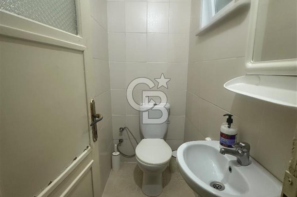 Sultanahmet Küçük Ayasofya Caddesinde 3+1 Satılık D