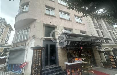 Sultanahmet Küçük Ayasofya Caddesinde 1+1 Satılık Köşe Daire 