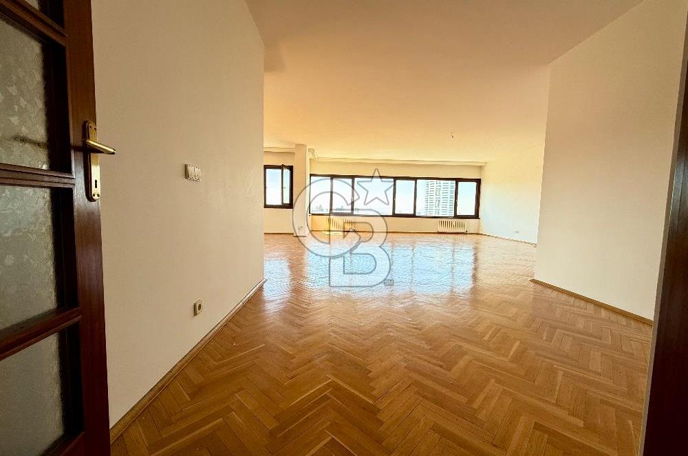 Çankaya'da Portakal Çiçeği Parkı Manzaralı Kiralık 5+1 Daire
