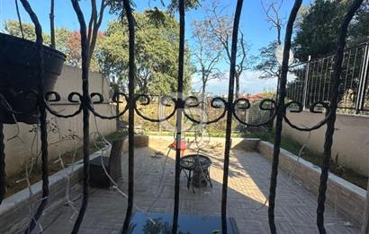 Üsküdar da Boğaz Manzaralı 3 Ayrı Tapulu Satılık Komple Bina 