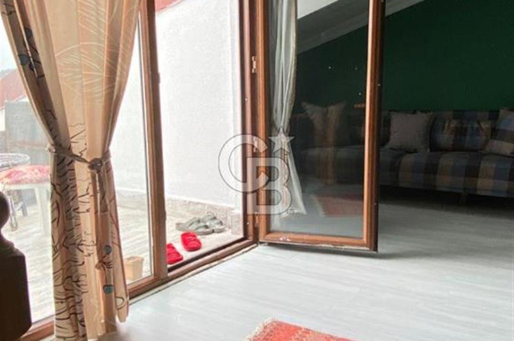 Üsküdar da Boğaz Manzaralı 3 Ayrı Tapulu Satılık Komple Bina 