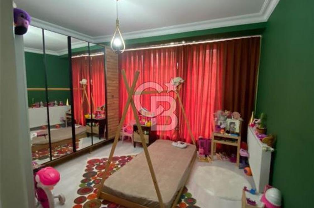 Üsküdar da Boğaz Manzaralı 3 Ayrı Tapulu Satılık Komple Bina 