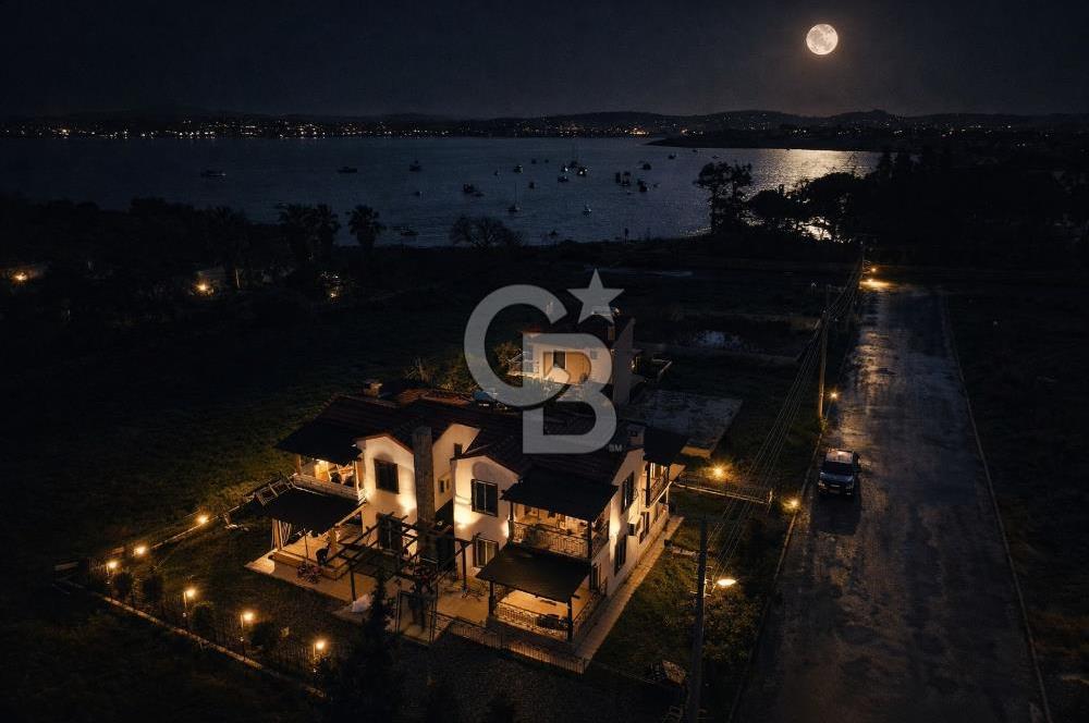 Cunda Yeni Yolda Satılık 3+1 Villa