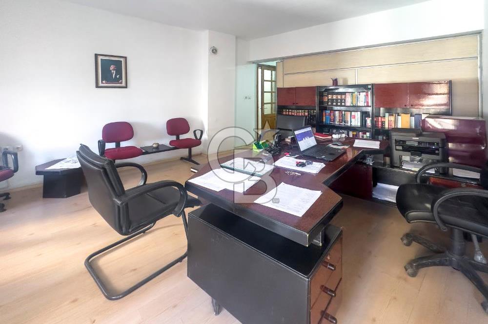 Milas Merkez'de Köşe Konumlu Satılık Ticari Bina 