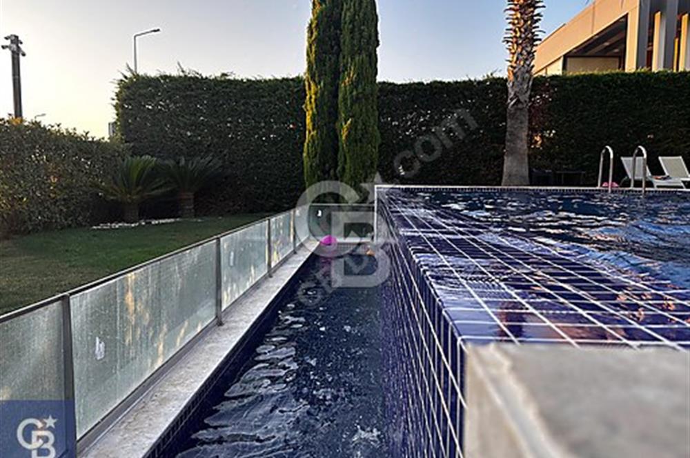 ÇEŞME DALYAN 4+2 TRİPLEKS HAVUZLU ULTRA LÜKS SATILIK VİLLA