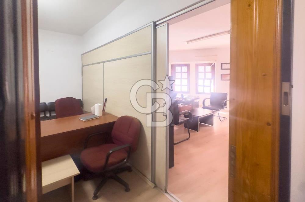 Milas Merkez'de Köşe Konumlu Satılık Ticari Bina 