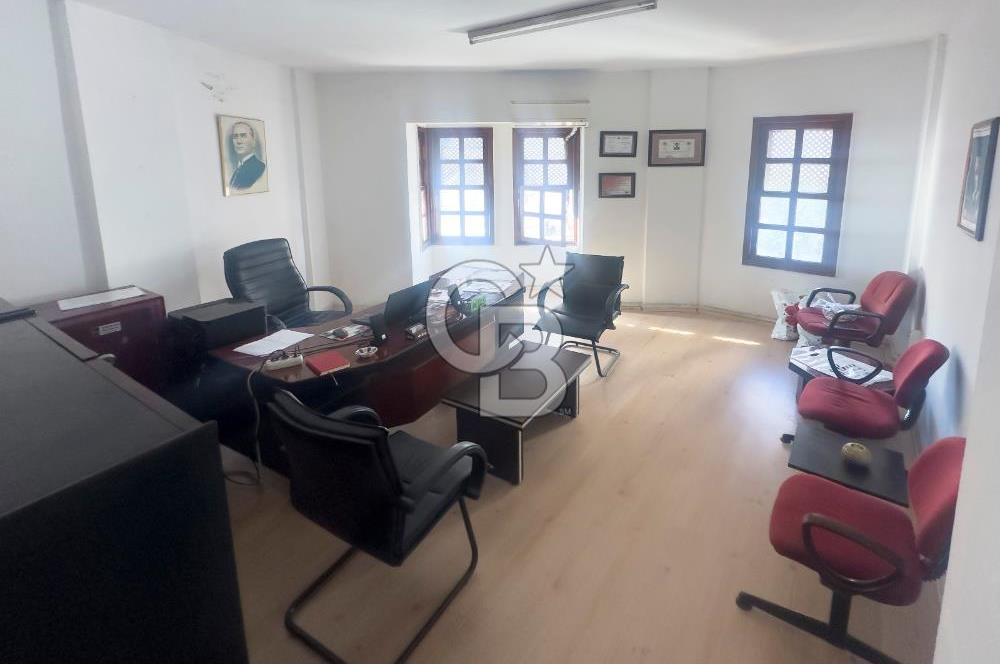 Milas Merkez'de Köşe Konumlu Satılık Ticari Bina 