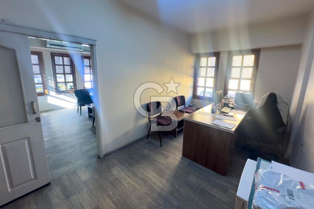 Milas Merkez'de Köşe Konumlu Satılık Ticari Bina 