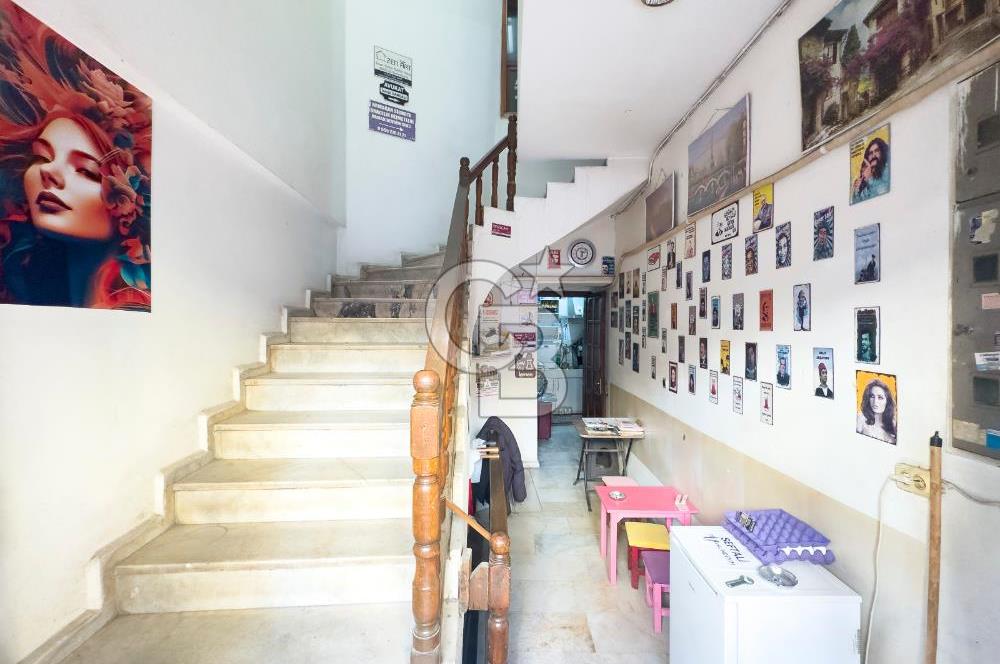 Milas Merkez'de Köşe Konumlu Satılık Ticari Bina 