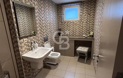 NİŞANTAŞINDA MANZARALI ŞIK DEKORASYONLU OFİS KATI