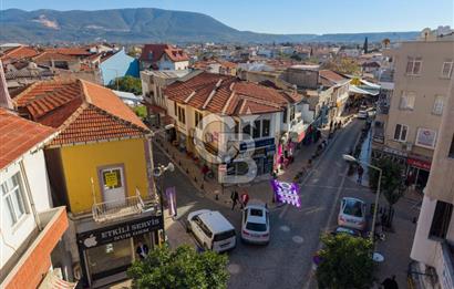 Milas Merkez'de Köşe Konumlu Satılık Ticari Bina 