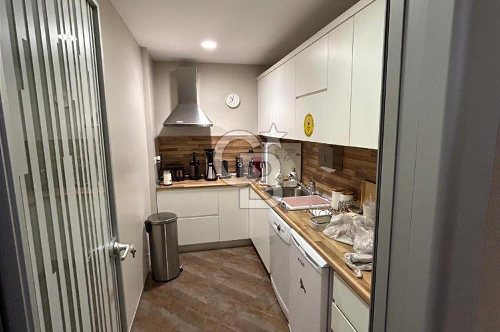 NİŞANTAŞINDA MANZARALI ŞIK DEKORASYONLU OFİS KATI