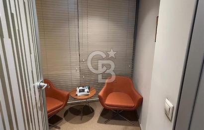 NİŞANTAŞINDA MANZARALI ŞIK DEKORASYONLU OFİS KATI