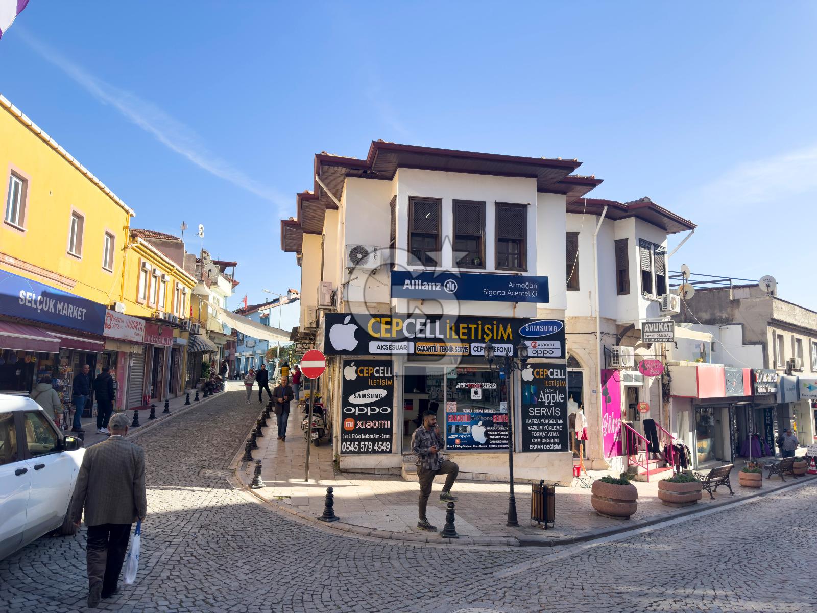 Milas Merkez'de Köşe Konumlu Satılık Ticari Bina 