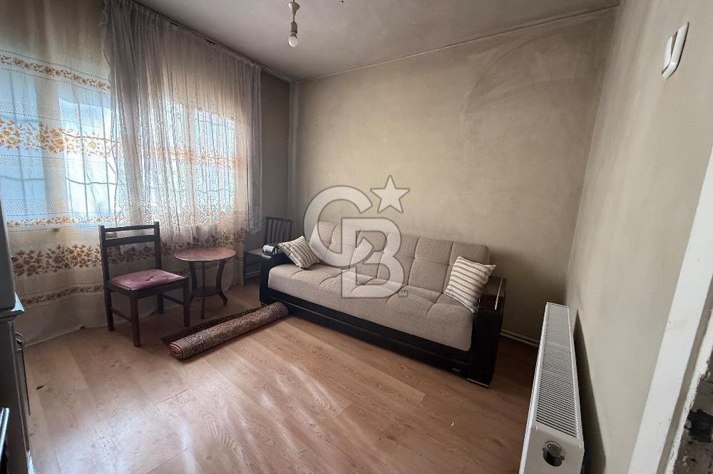 Bornova’da  Satılık Hem Oturuma Hem Yatırıma Uygun Bahçeli Tek Katlı Müstakil Ev