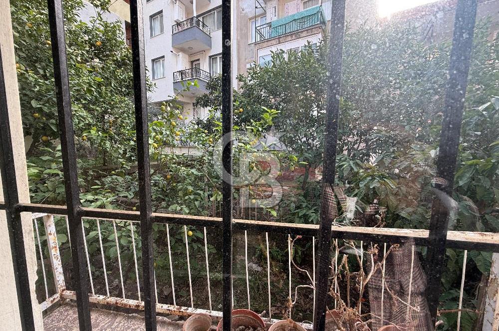 Bornova’da  Satılık Hem Oturuma Hem Yatırıma Uygun Bahçeli Tek Katlı Müstakil Ev