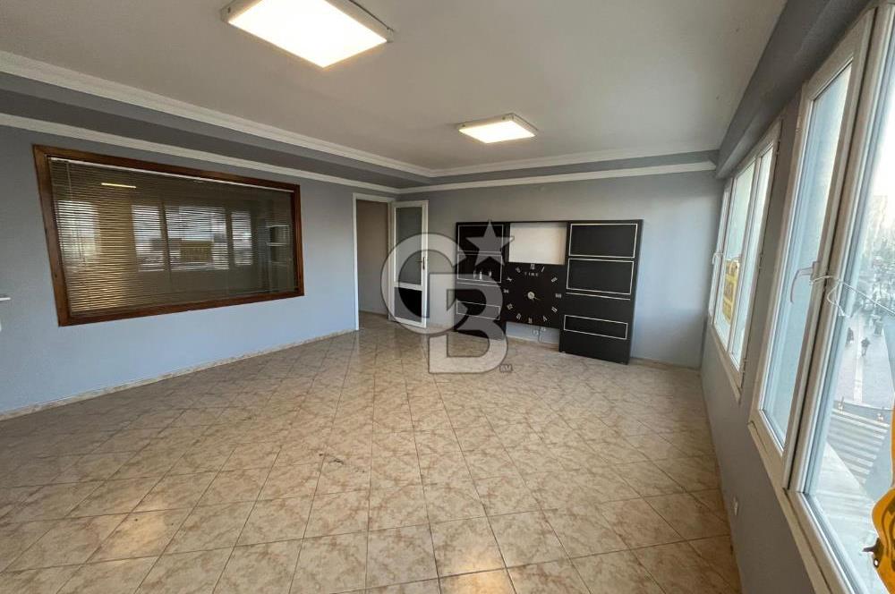 İstiklal Caddesinde Geniş Kullanımlı Ofis&Büro