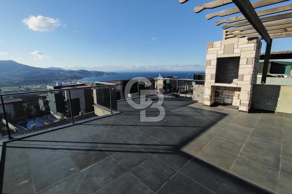 Foça Kozbeyli'de Kesintisiz Deniz Manzaralı Satılık Havuzlu Müstakil 4+1 Villa