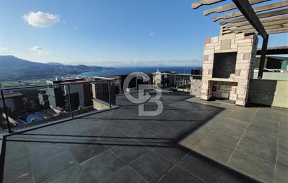 Foça Kozbeyli'de Kesintisiz Deniz Manzaralı Satılık Havuzlu Müstakil 4+1 Villa