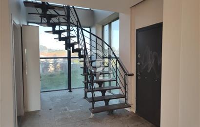 Foça Kozbeyli'de Kesintisiz Deniz Manzaralı Satılık Havuzlu Müstakil 4+1 Villa