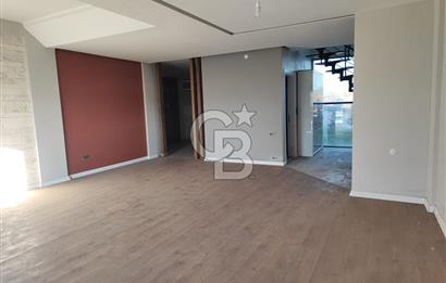 Foça Kozbeyli'de Kesintisiz Deniz Manzaralı Satılık Havuzlu Müstakil 4+1 Villa