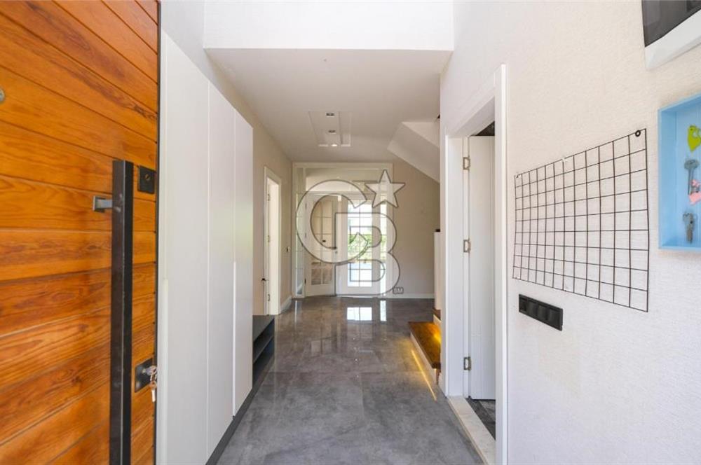 NEBİLERDE SİTE İÇERİSİNDE MÜSTAKİL 5+1 SATILIK VİLLA