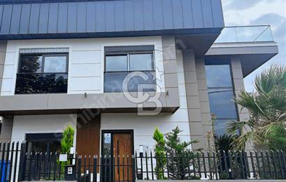 Güzelce Sahilde 600 M2 Deniz Manzaralı Satılık Ultra Lüks Villa