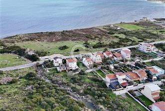 URLA GÜLBAHÇE'DE DENİZE 100m MESAFEDE SATILIK VİLLA ARSASI - 1 - 328323