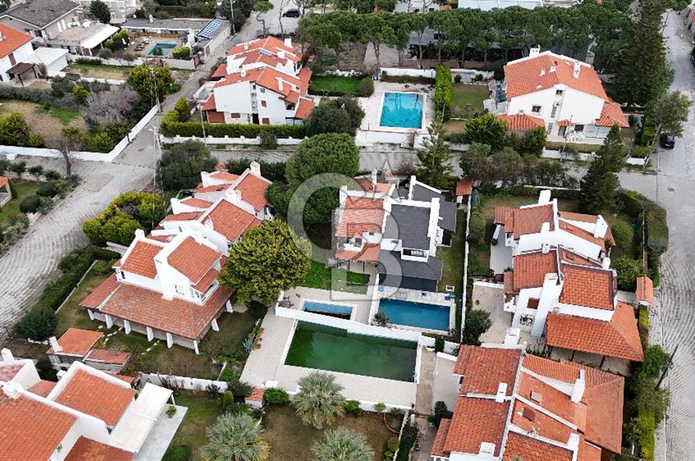 ÇEŞME YILDIZBURNU'NDA SİTE İÇİ HAVUZLU SATILIK FIRSAT 3+1