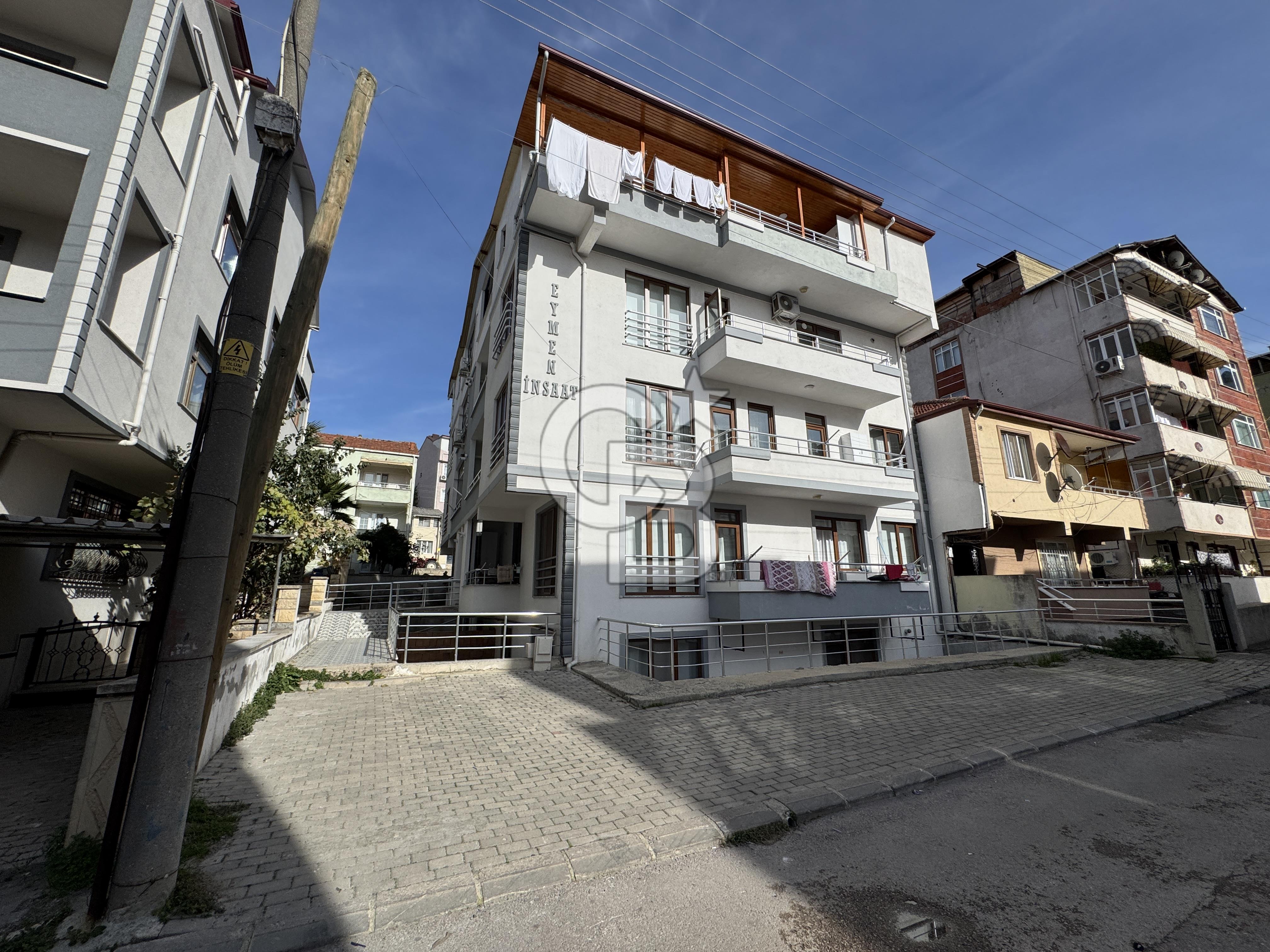 DERİNCE'DE MERKEZİ KONUM SATILIK 4+1 180M² GENİŞ BAHÇELİ DUBLEKS