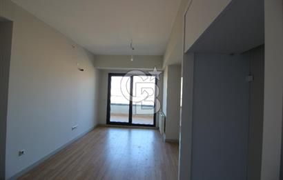 İzka Merkez Yaşam Konak Deniz Manzaralı 1+1 Satılık Daire