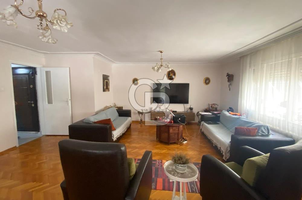 karşıyaka bostanlı gode cengiz parkına yakın geniş satılık daire