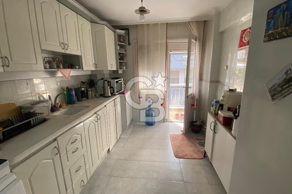 karşıyaka bostanlı gode cengiz parkına yakın geniş satılık daire