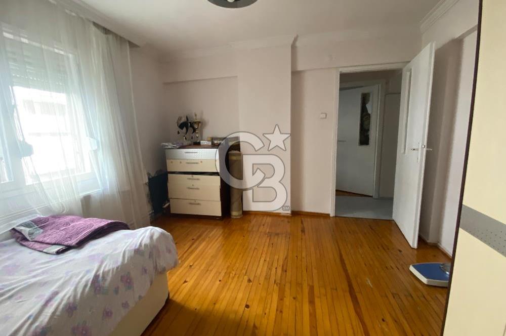 karşıyaka bostanlı gode cengiz parkına yakın geniş satılık daire