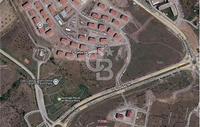 UŞAK MERKEZDE YOL CEPHELİ 3 PARSEL SATILIK İMARLI ARSA