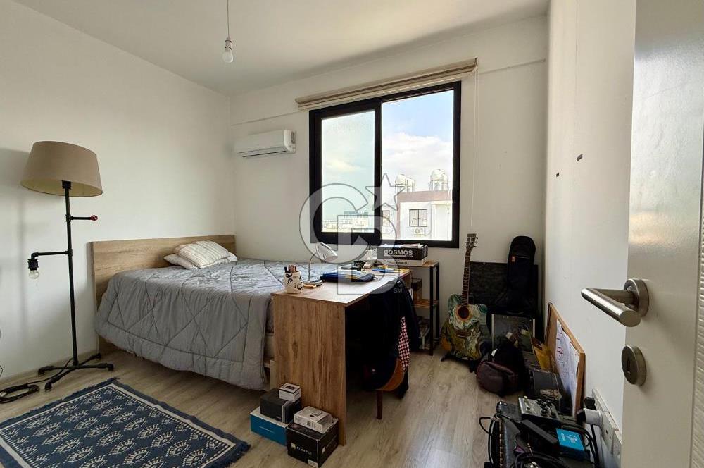 Küçük Kaymaklı'da Satılık Türk Koçanlı 2+1 Eşyalı Daire !!!