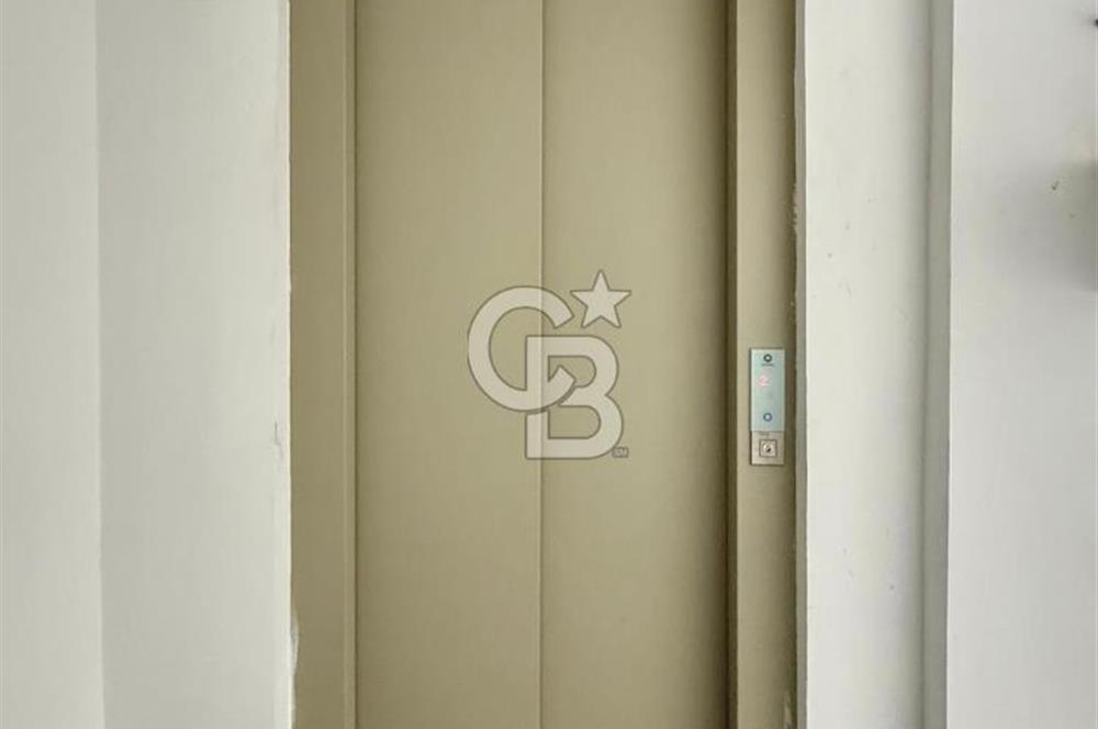 Küçük Kaymaklı'da Satılık Türk Koçanlı 2+1 Eşyalı Daire !!!